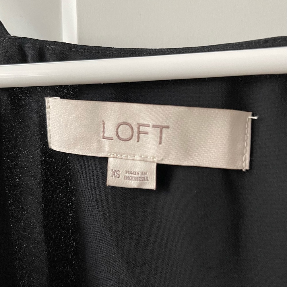 Loft black silky tank - Picture 4 of 4